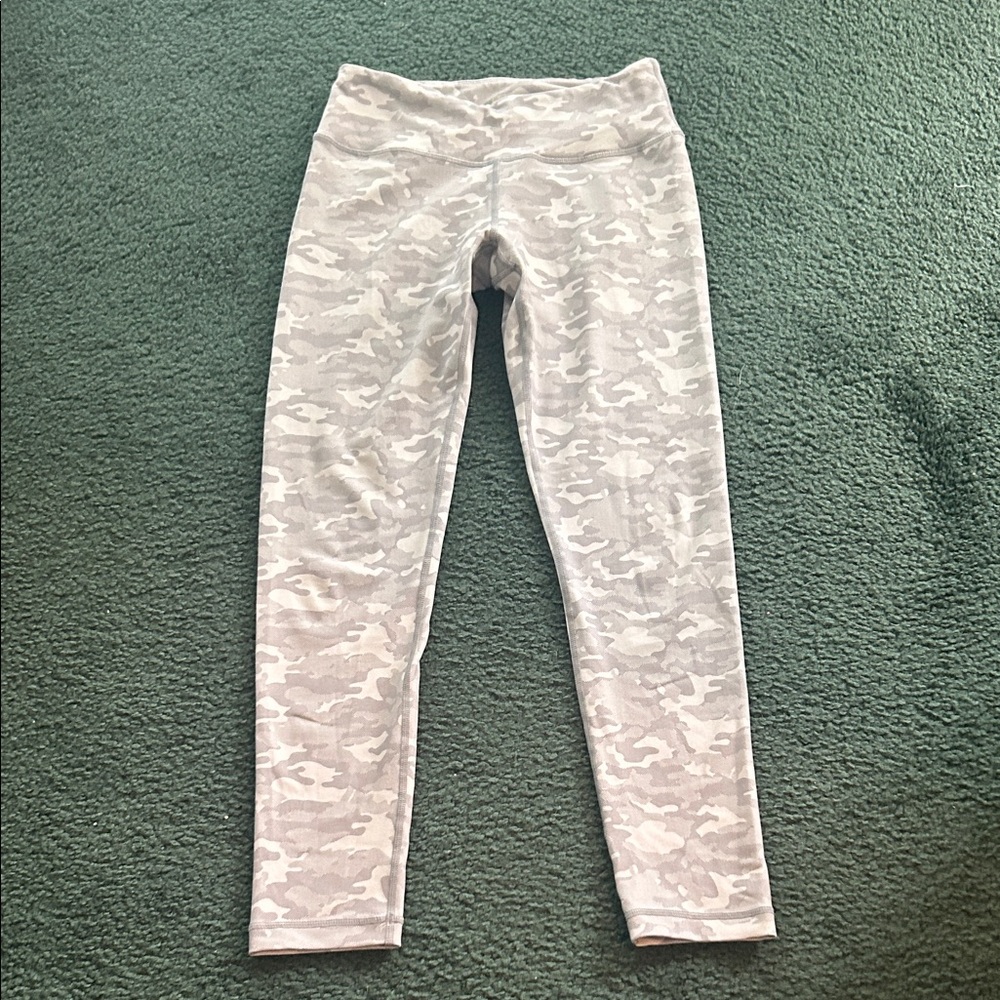 Born Primitive Gray Camo Leggings